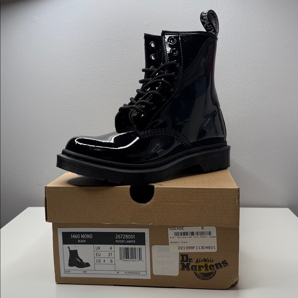 NIB Dr. Martens 1460 Mono Patent Leather Lace Up Black Boots - 6
